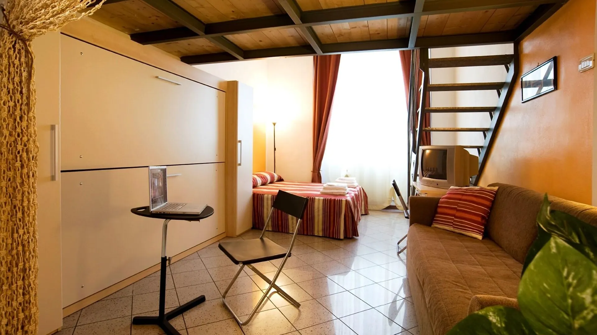 City Residence Milano 0*, Milan